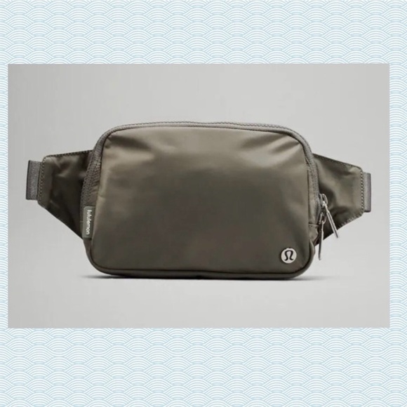 🆕 NWT Lululemon Everywhere Belt Bag 2L Black Large - Picture 9 of 10